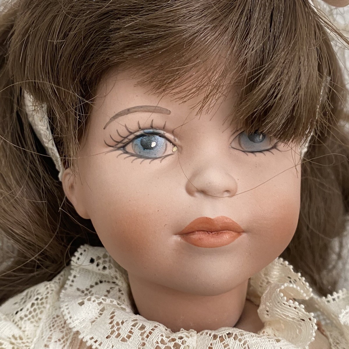 Vintage 1997 Le Bambole Di Arianna CAMILLA Bisque Porcelain Doll