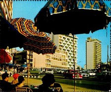 CI01338 lebanon beirut old mercedes umbrella old cars