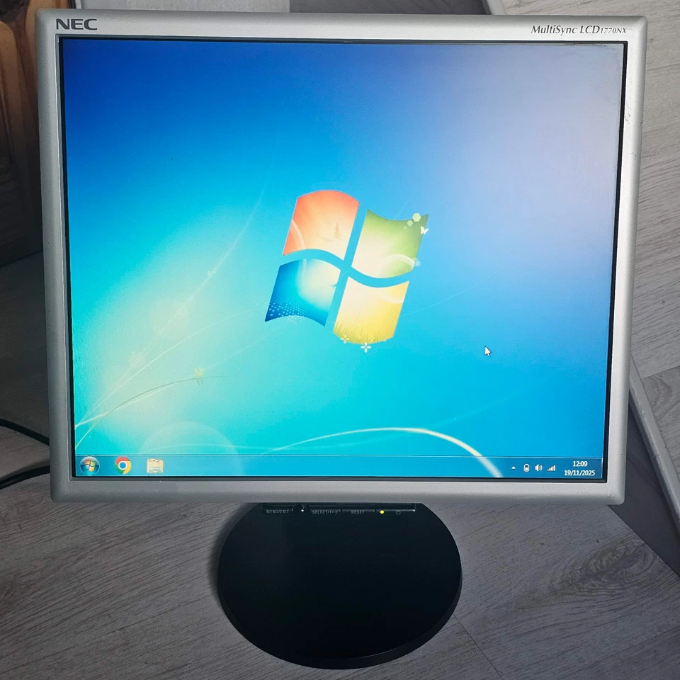 NEC MultiSync LCD1770NX Monitor 17" 1280x1024 @ 56-75HZ mit Ständer