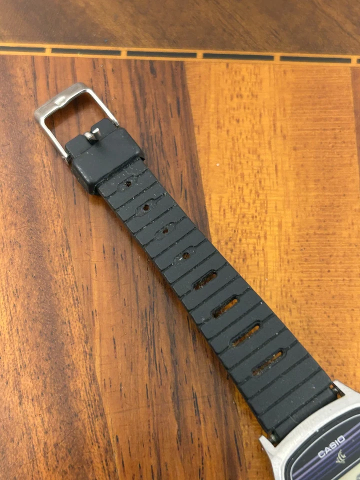 Vintage Casio Watch Women RARE Marlin LW-302 80's Vintage LCD 25mm - READ - Image 2 of 4