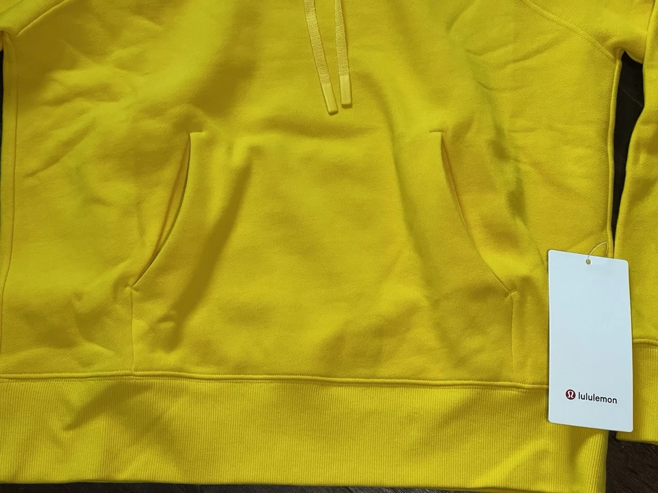 NUEVO CON ETIQUETAS Lululemon Sudadera con Capucha de Vellón Calce Relajado Talla 4/S Amarillo Maíz Buceo Longitud Reg $108 Foto 4 de 4