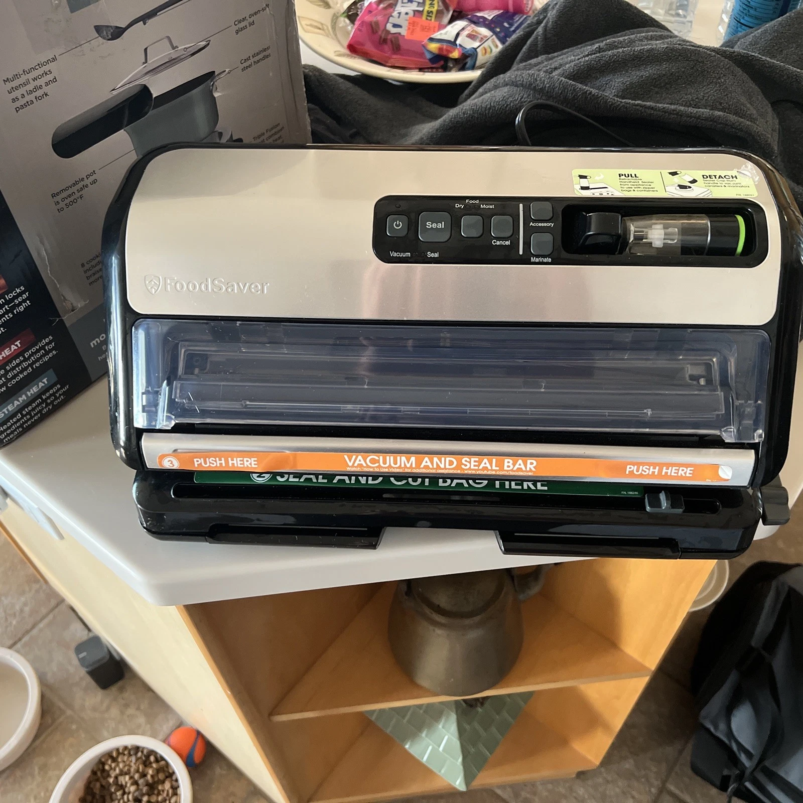 FoodSaver FM5200 2-in-1 Automatic Vacuum Sealer Machine