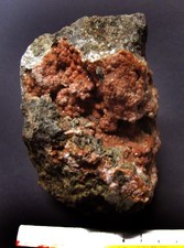 Minerali  ANALCIME rosso gr 656 ,  Buffaure Drio le Pale  val di Fassa TN