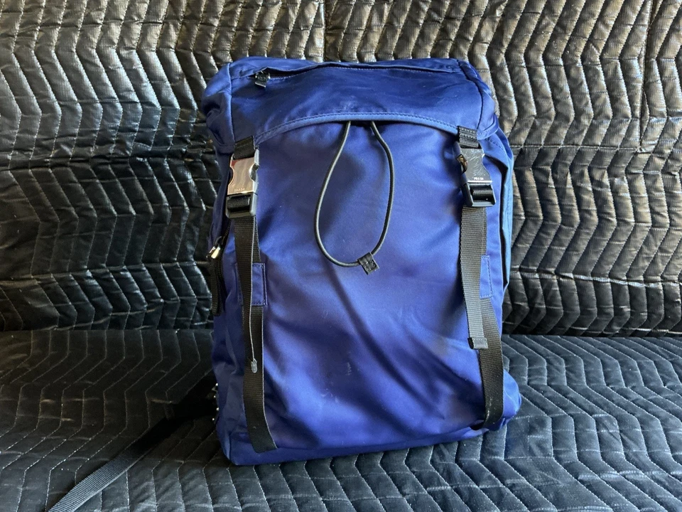 PRADA Backpack Â· Daypack  2VZ062 Backpack Triangle with logo Nylon blue - Image 3 of 4