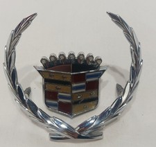 75 76 Cadillac Fleetwood Hood Ornament Crest Badge Wreath Emblem Set With Pins