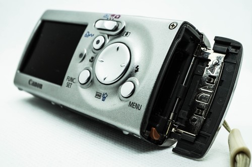 Canon ixus i7 / PowerShot SD50 Digital Camera For Parts/Repair/Decorating - Picture 6 of 14