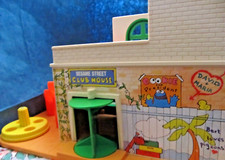 Vintage 1976 Fisher Price Play Family Sesame Street Clubhouse toy