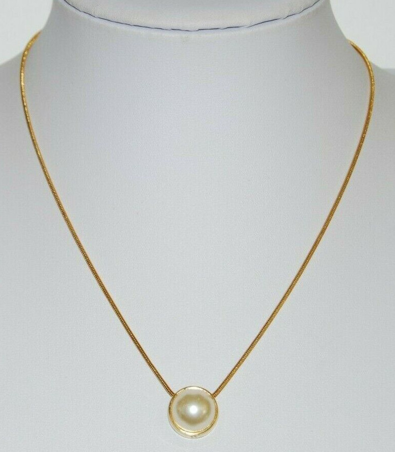 Elegant Vintage Bezel Set Faux Pearl Pendant On Golden Chain Statement Necklace