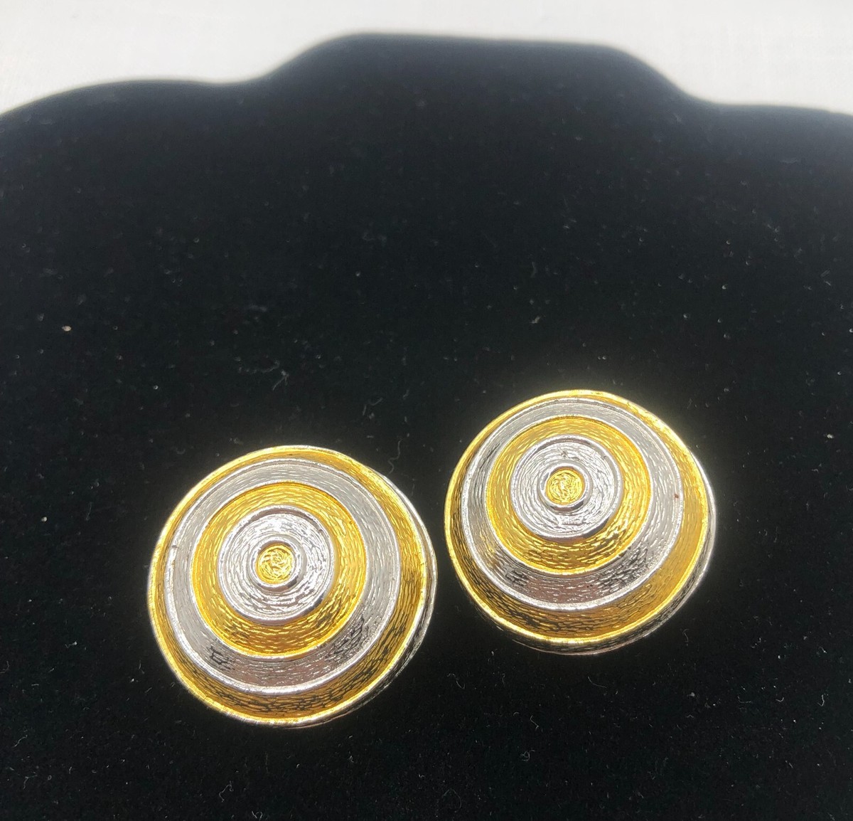 Jay Feinberg Gold tone Spiral Textured Round Clip-On Earrings Large Gold Swirl Earrings Set - Etsy main image 4