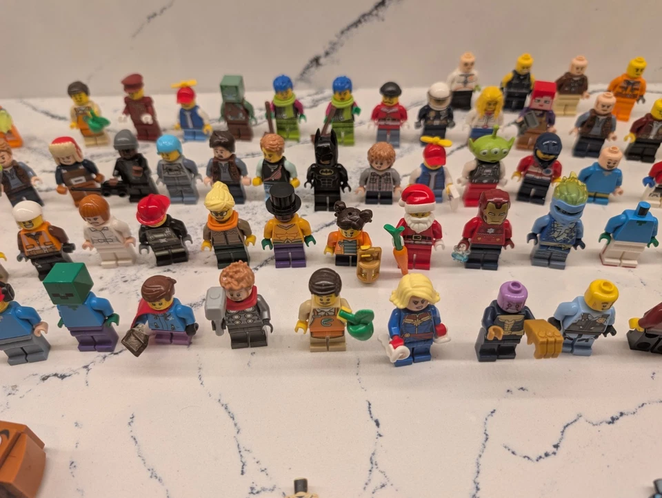 Lego Minifiguras Lote 50+ Piezas, Marvel Parque Jurásico Ciudad Minecraft, Casi 2LB Foto 3 de 4