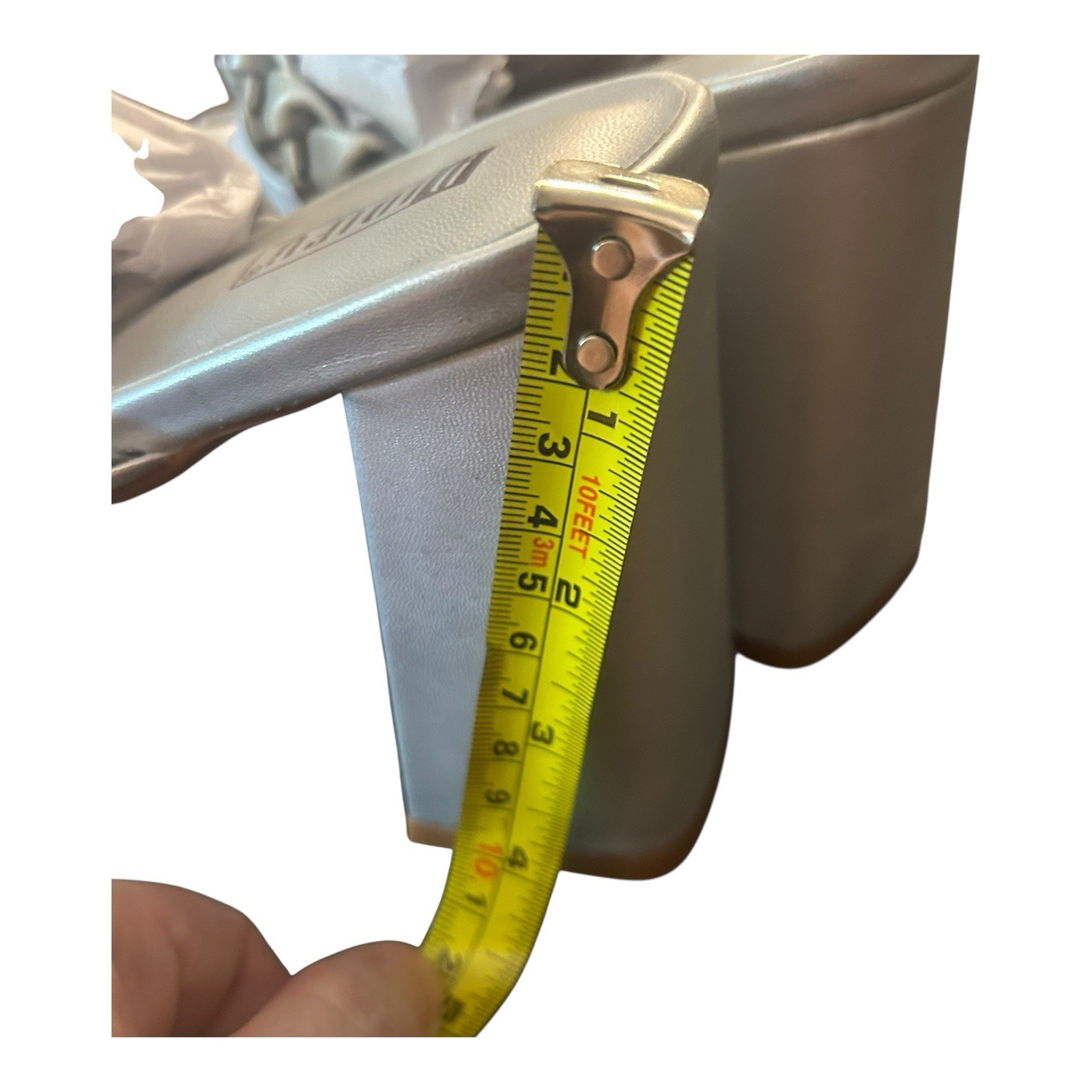 APL Sandalo con cinturino intrecciato tacco a blocco misura 9 5 argento ecopelle