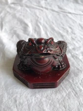 Feng Shui Lucky Frog Figurine 3-legged Without Coin, Cinnabar Red Money Toad.
