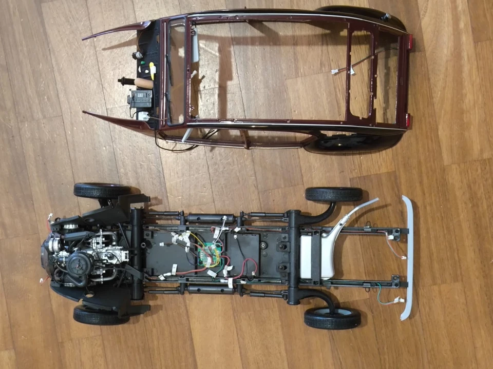 Citroën 2 CV charleston bordeaux e nera DeAgostini scala 1:8 - Immagine 4 di 4