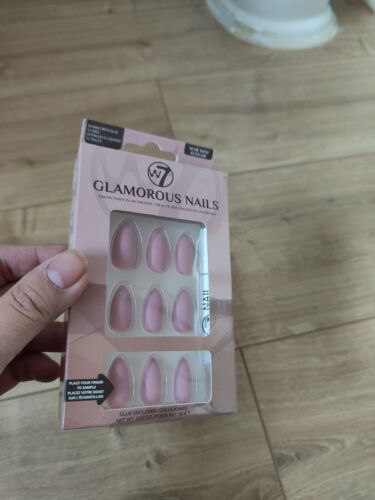 W7 Glamorous Salon Nails In An Instant with Glue Pack of 24 *NUDE WITH Attitude* - Picture 2 of 4