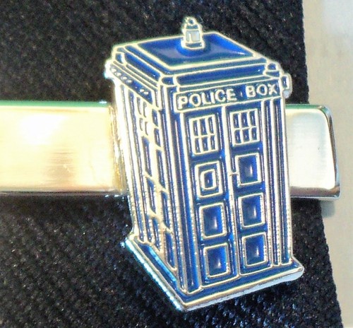 Time Machine Police Call Box Sci Fi Science Fiction Metal Enamel Tie Clip NEW - Picture 3 of 3