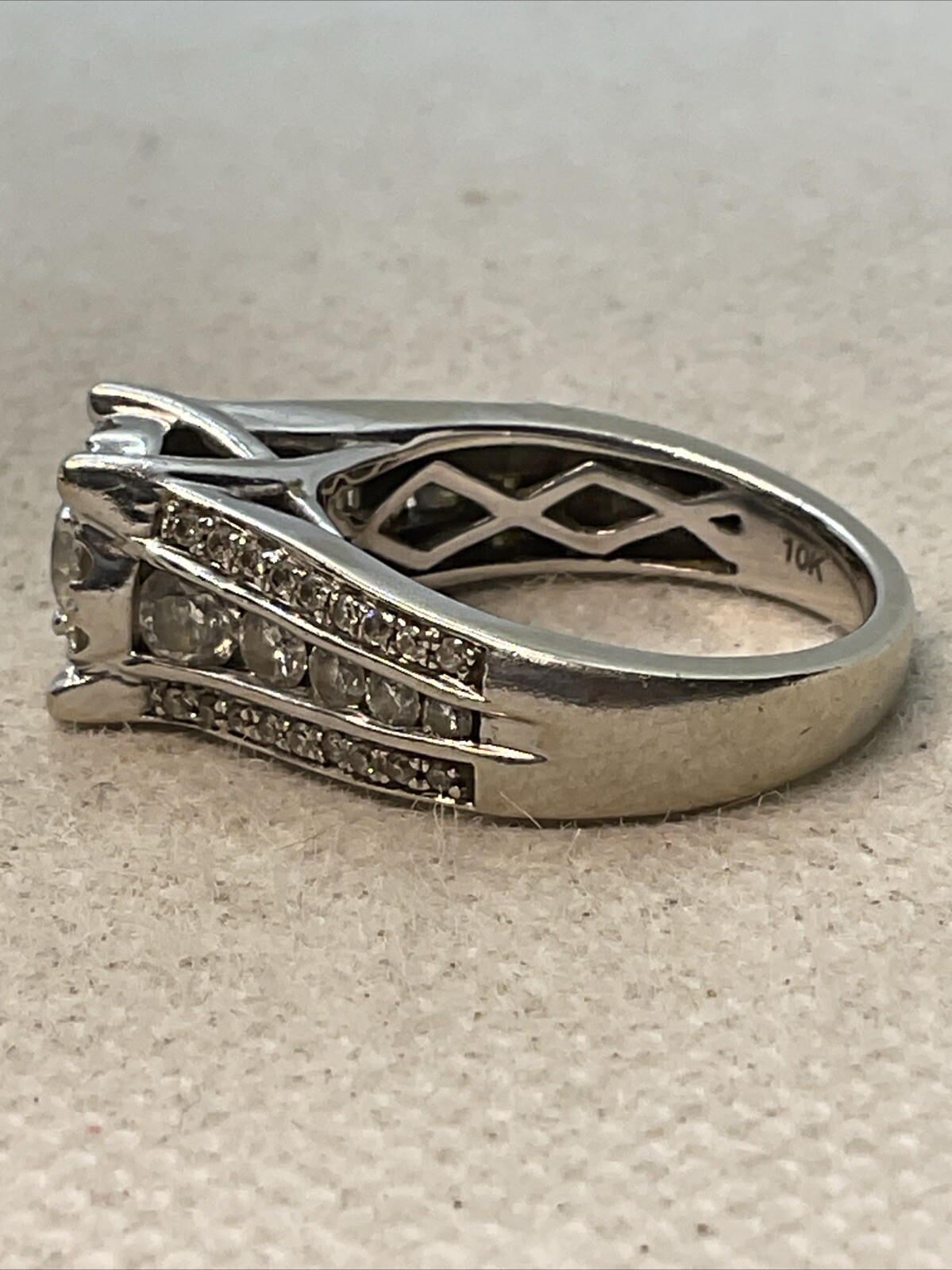 GORGEOUS Solid 10K White Gold Solitaire Round & D… - image 5