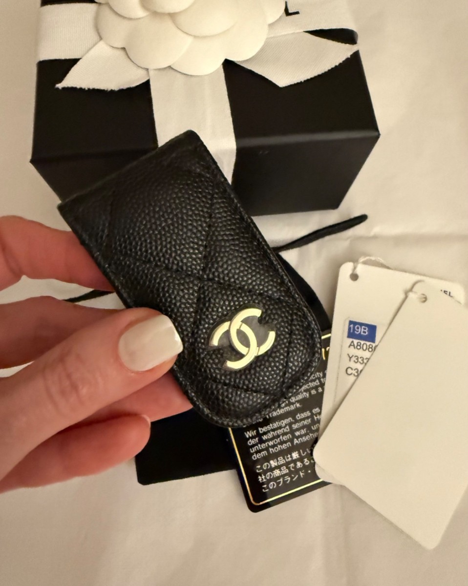 Chanel Money Clip Black Quilted Caviar CC Logo Gold hardware card