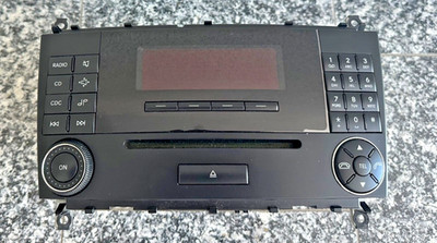 W203 Mercedes Audio 20 CD Radio Becker MF730 A2038204589 - voll funktionsfähig