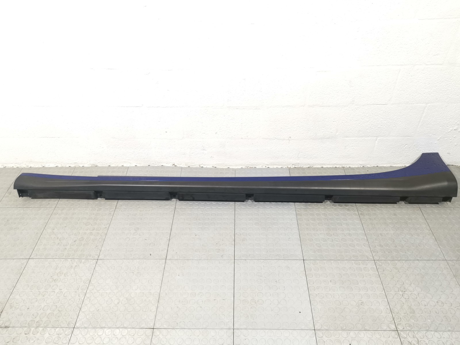 Maserati Ghibli S Q4 2015 Left Passenger Side Rocker Molding Side Skirt Panel