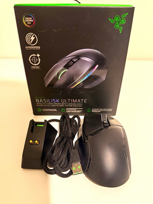 Razer Basilisk Ultimate Wireless Optical Gaming Mouse Black w/ Charging Dock