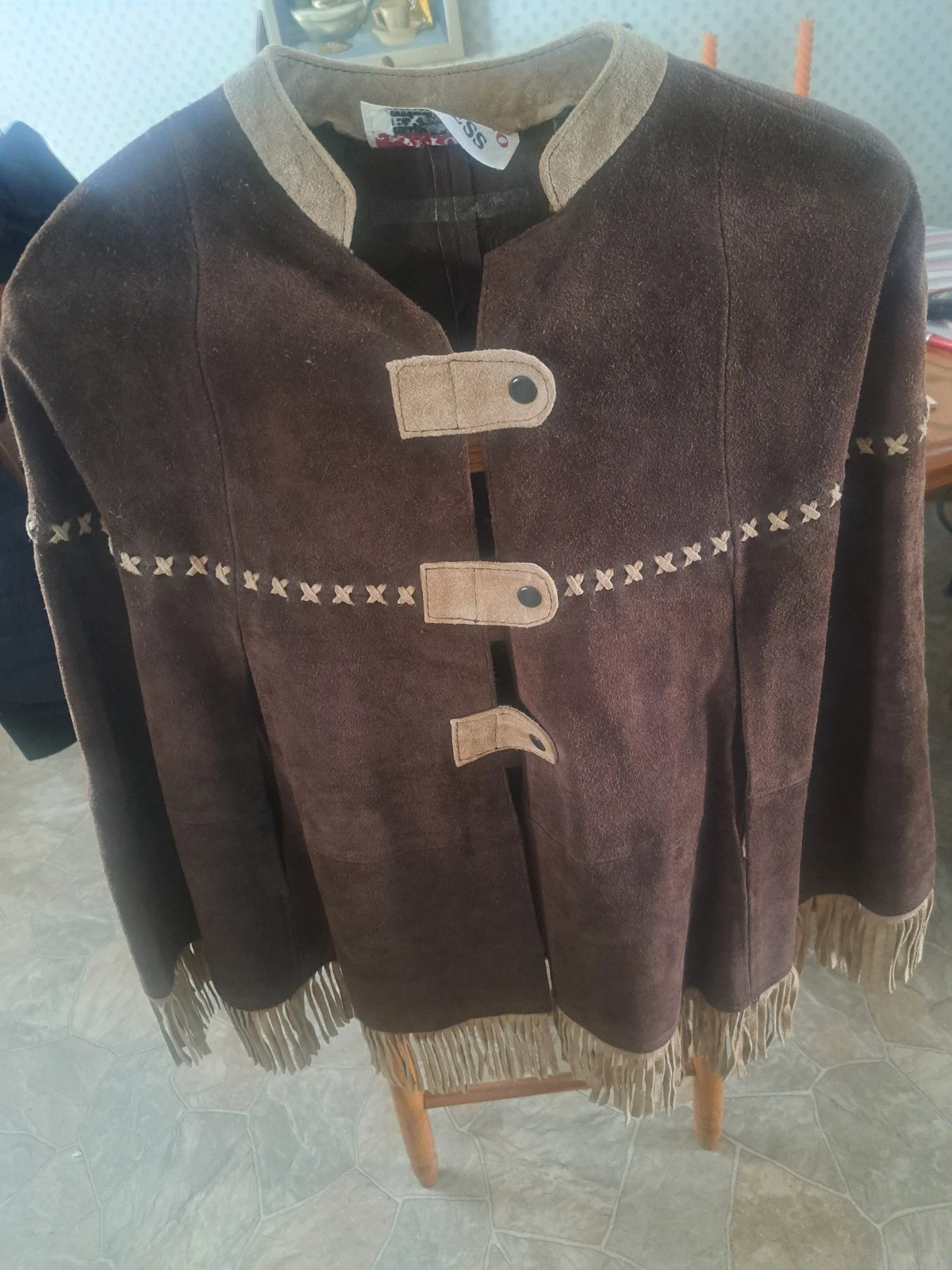 Vintage Suede Leather Poncho Cape Boho Western 60s 70s Snaps Hippie