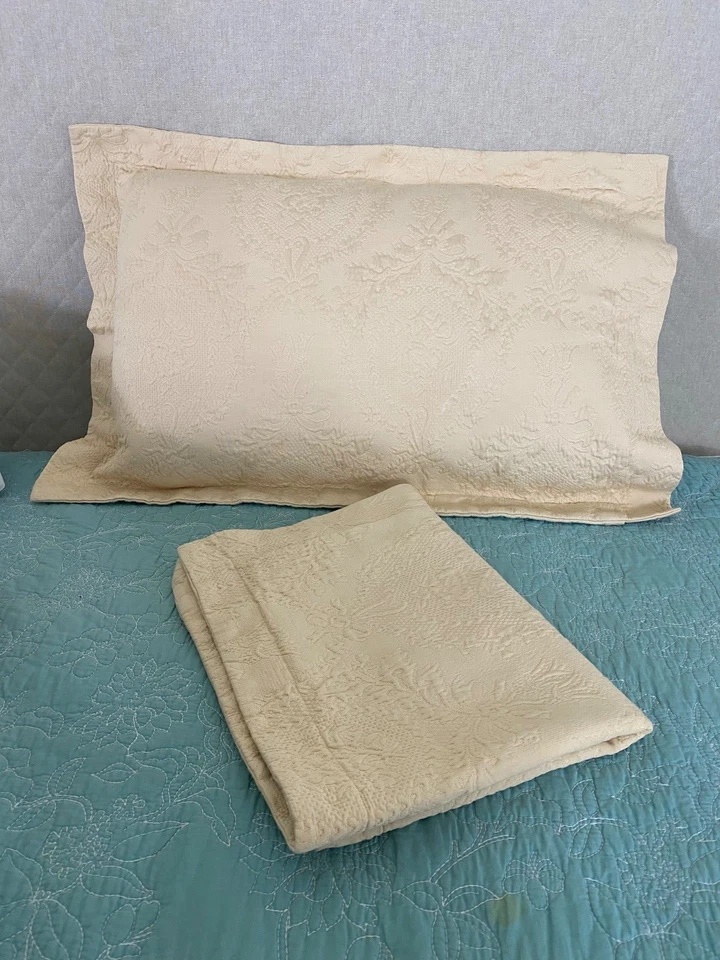 SFERRA Pillow Sham (1) 24.5" x 40' beige Matelasse Damask Italy Luxury - Image 3 of 3