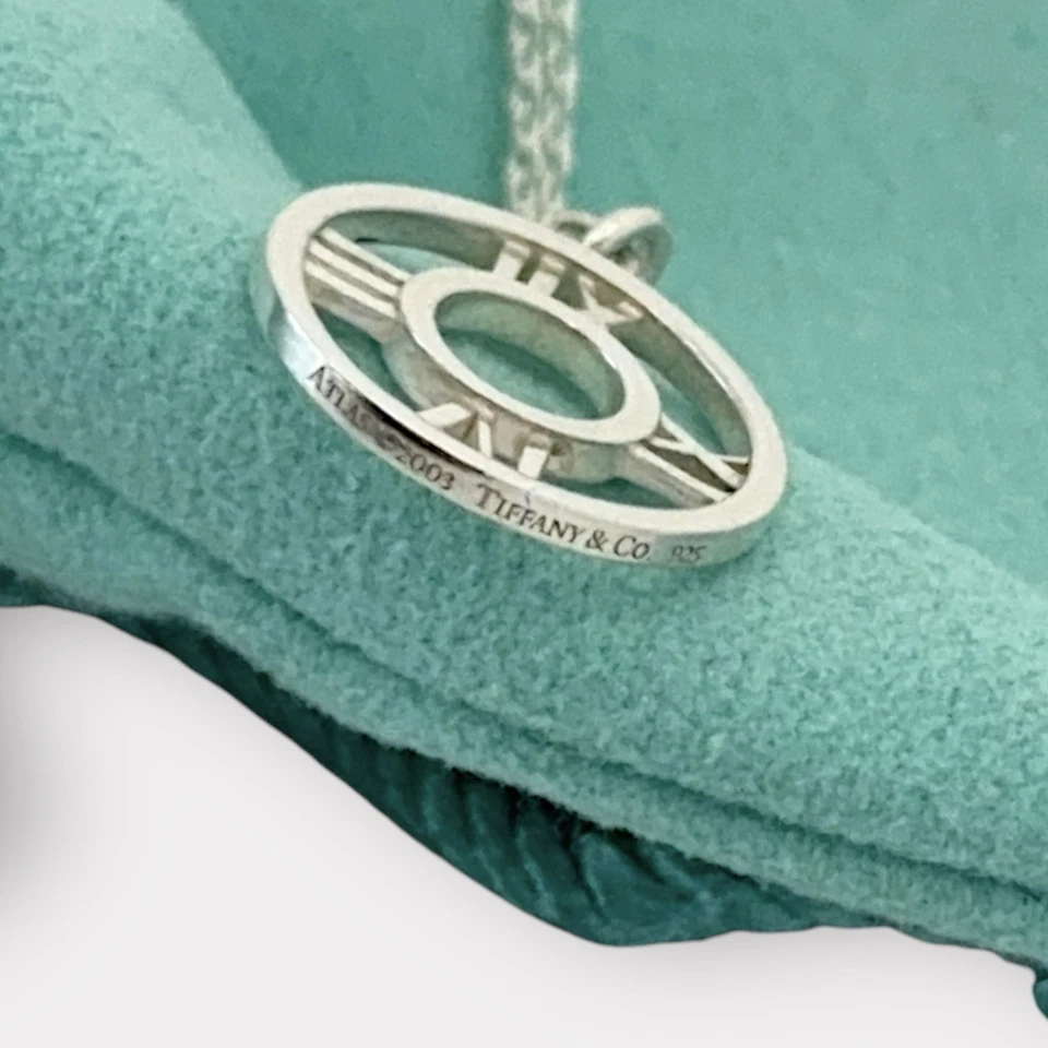 Authentic Tiffany & Co Atlas Pendant- Roman Numeral Circle- With Silver Chain - Image 2 of 4