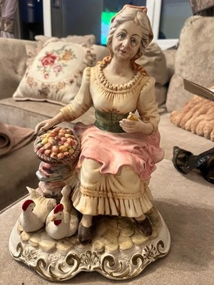 Italienische Capodimonte Stil Porzellan Figur Frau mit Hühnern - Made in Italy