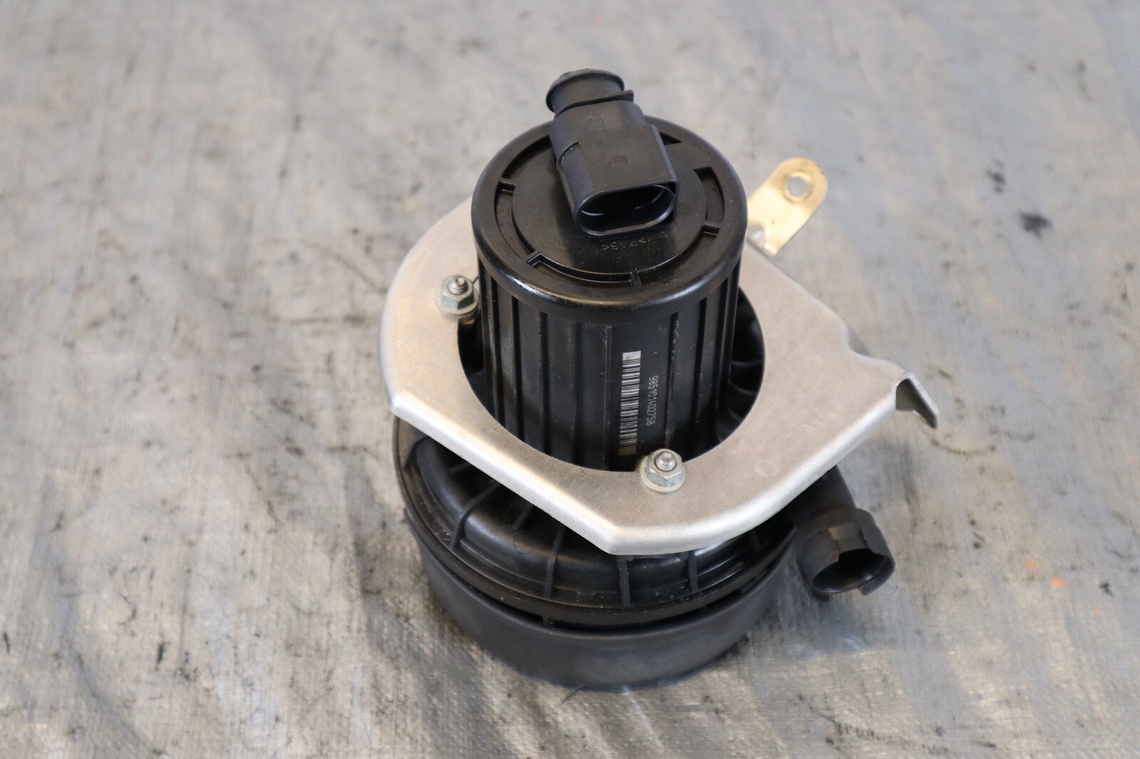 2014 AUDI R8 V8 QUATTRO AWD 4.2L OEM SECANDARY AIR INJECTION PUMP #1339