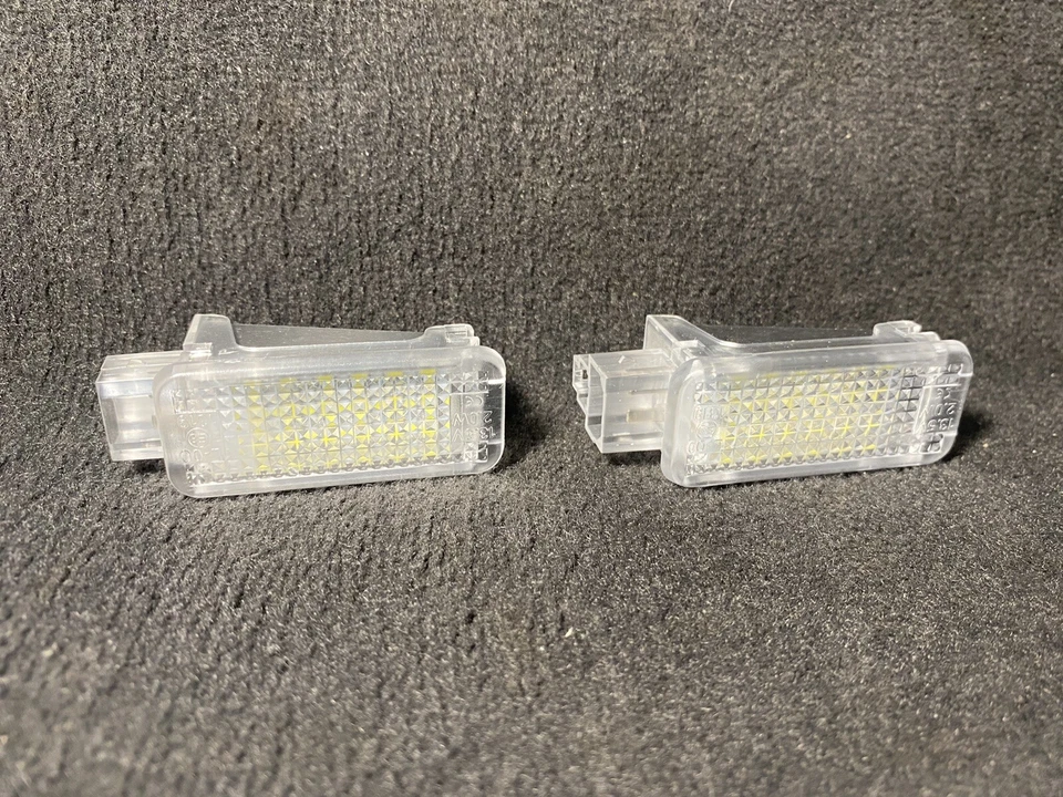 奥迪 B5/C5 LED 礼貌手套盒灯(售后市场)  — 第 2/2 张图片