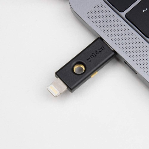 Secure Your Credentials with YubiKey 5Ci - Dual Lightning/USB-C Authenticator - Picture 10 of 12