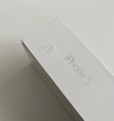 Apple iPhone 5 - 16GB - White & Silver (Unlocked) A1429 (GSM) for