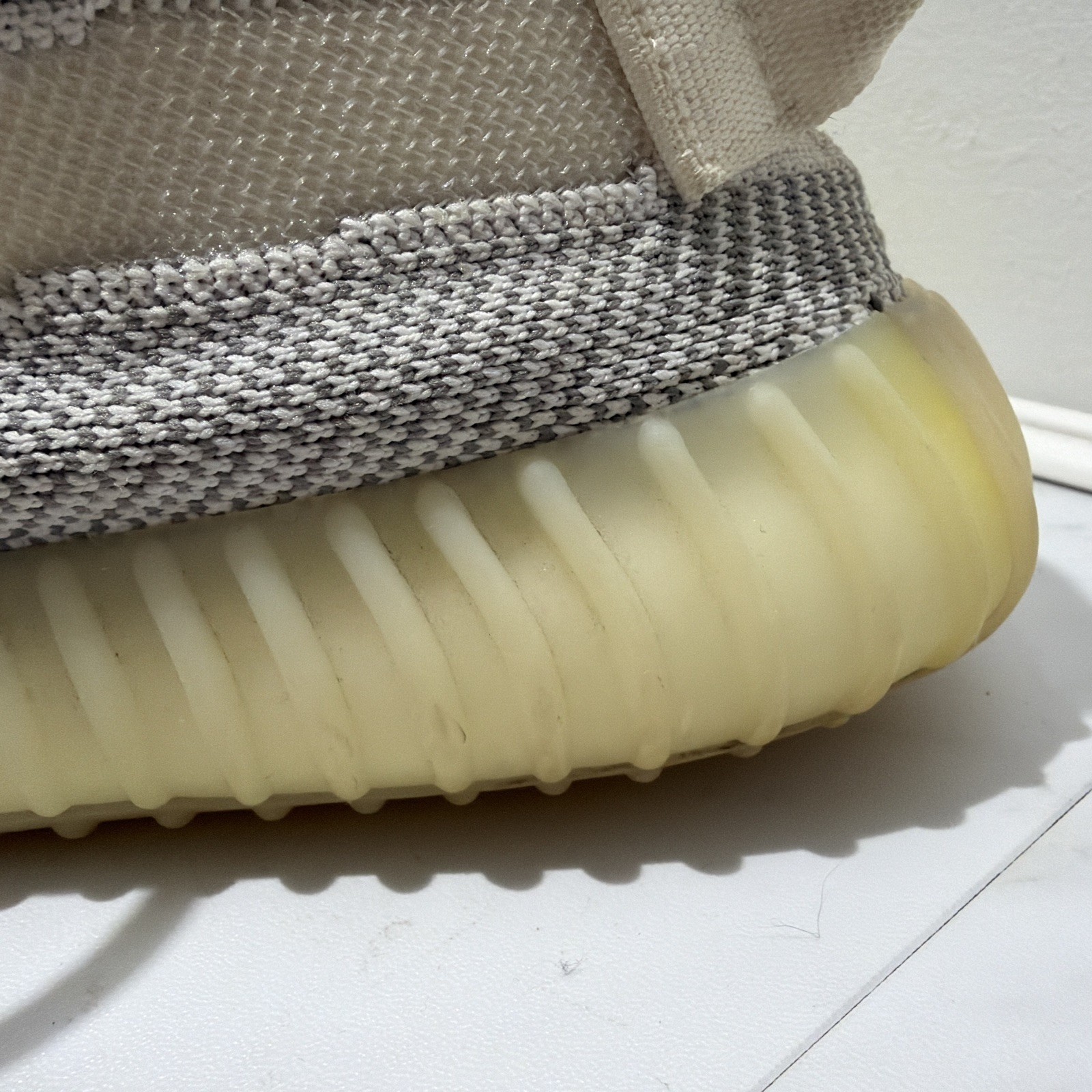 Adidas Yeezy Boost 350 V2 Natural FZ5246 Size 7.5 Pre-Owned thumbnail 4