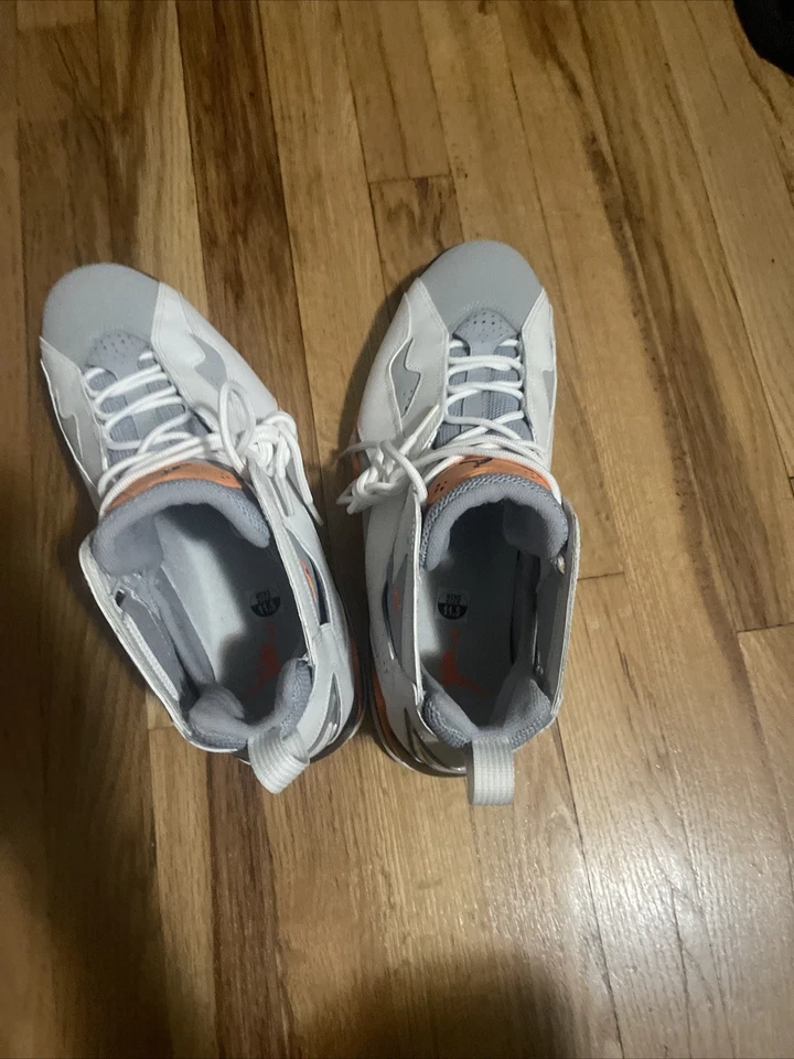 Jordan True Flight Wolf gris y naranja Foto 2 de 4