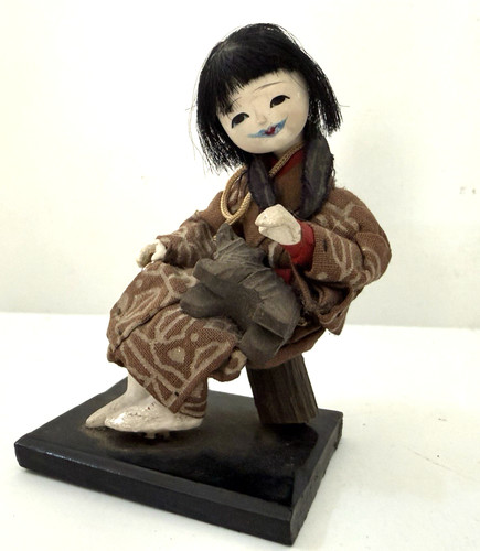 Vintage Japanese Dolls: Sitting Ainu Doll (X54)