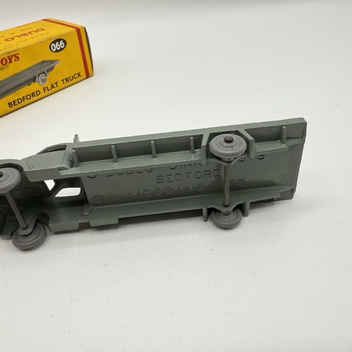 Camión de plataforma Dinky Dublo 066 Bedford casi nuevo y caja original completa - Imagen 7 de 11