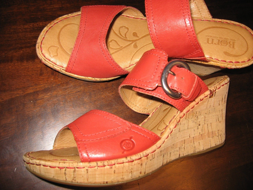 BORN, Sandals EUC, Red Leather,3" Wedge Heel,Slip On ,Buckle accent 8M - Picture 6 of 9