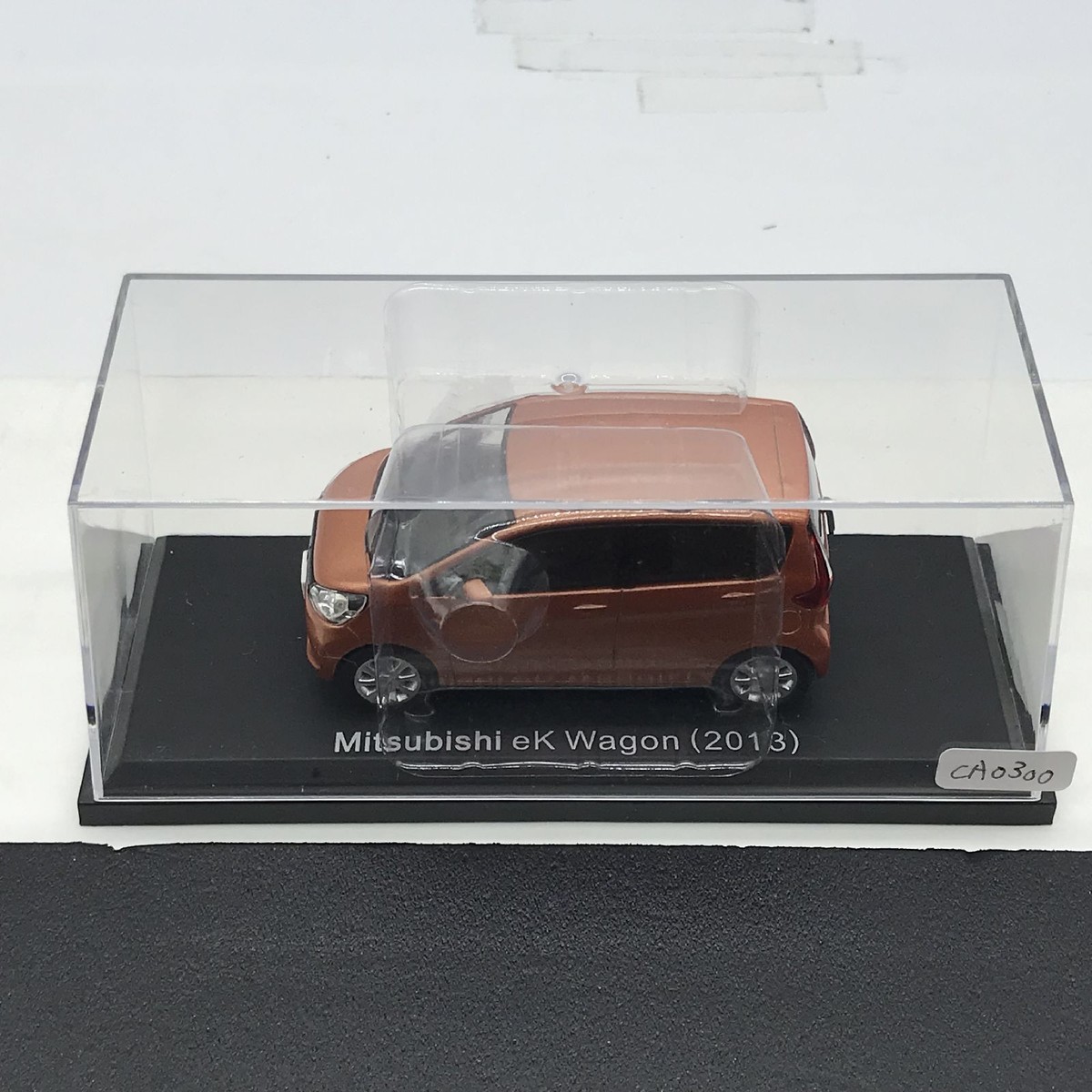 Mini Car Mitsubishi eK Wagon 2013 1/43 Scale Box Display
