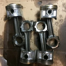 84 Suzuki Madura GV700 Pistons and Connecting Rods Good Set   *B15C