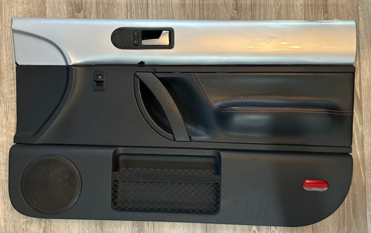 98-10 VW Volkswagen Beetle Silver Black Right Interior Passenger