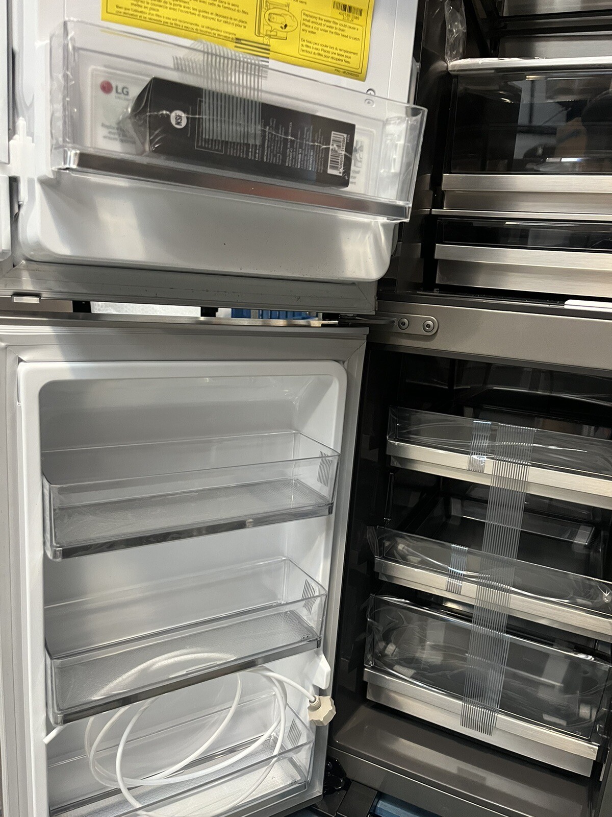 LG Signature American Fridge Freezer Plumbed DoorinDoor™ LSR100