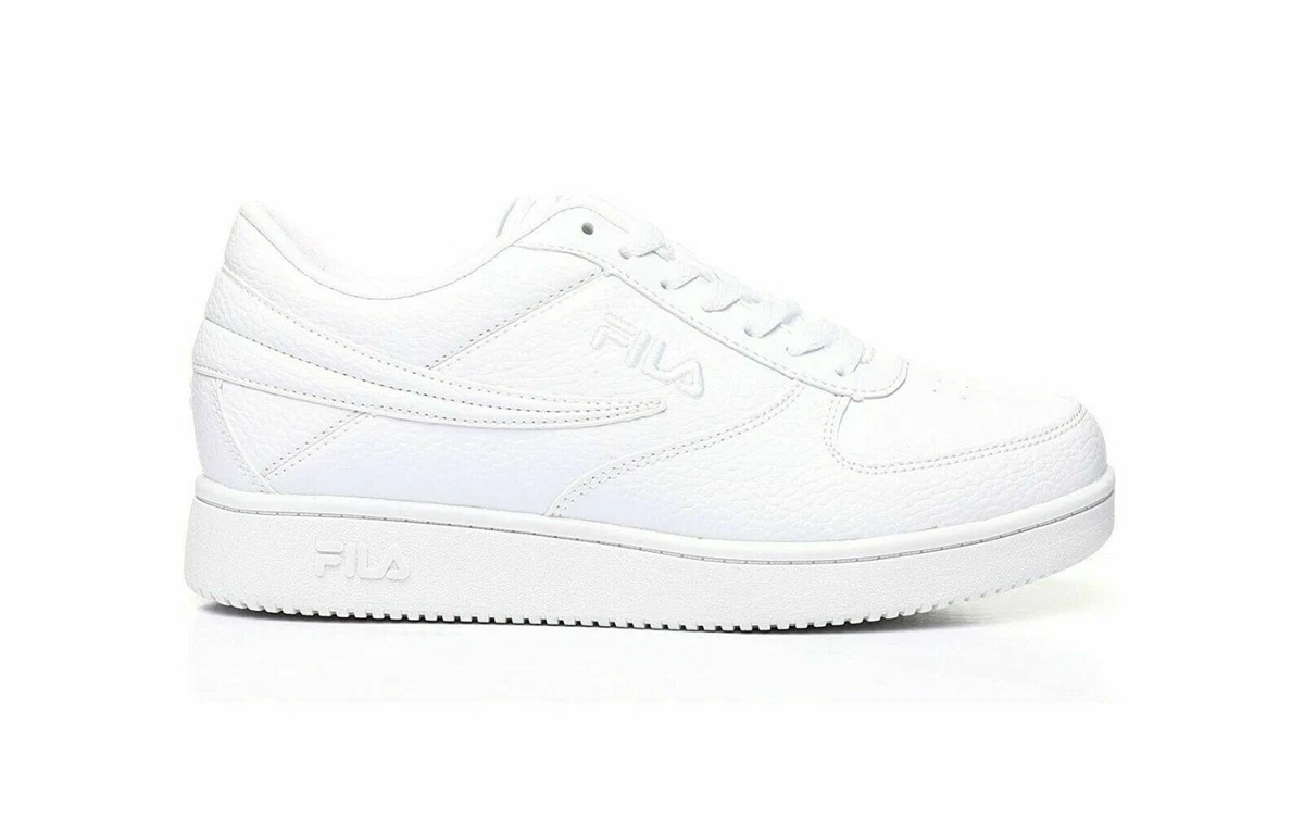 Fila a sale