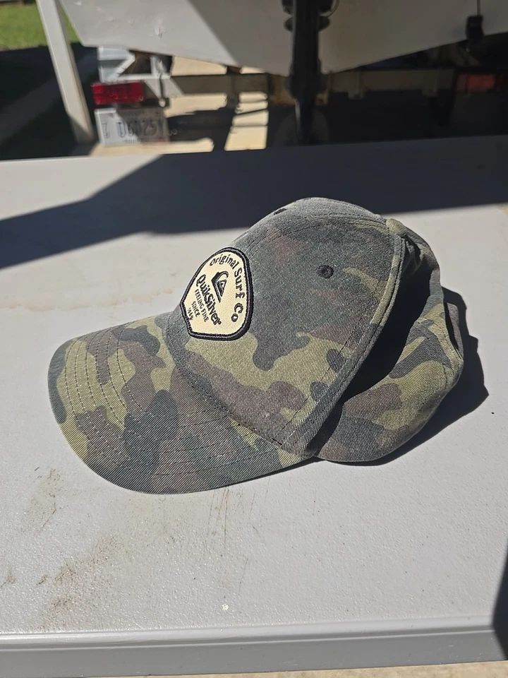 Gorra Quicksilver Surf Company camuflaje trasero a presión Foto 2 de 4