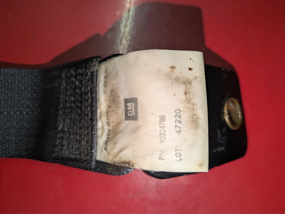 Pestillo del cinturón de seguridad trasero para pasajeros Pontiac Grand Prix 2004-2008 (OEM) Foto 4 de 4