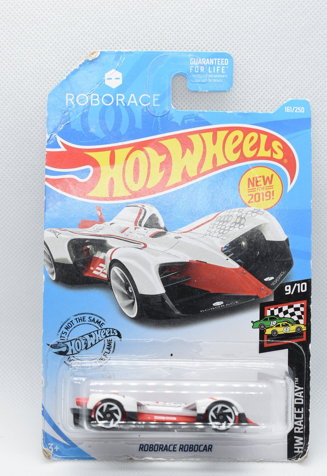 Hot Wheels Race Day White Roborace robocar 2019 Sealed 1/64 Diecast Creased Card