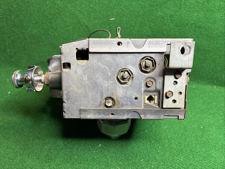 Vintage GM Delco 986202 AM Car Radio for 1965 Chevelle OEM Nice Works! - Image 3 of 4