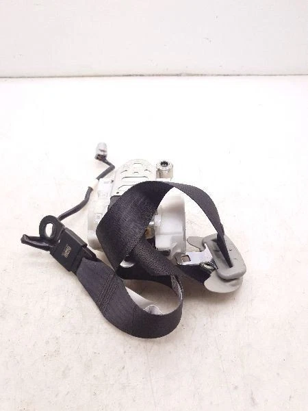 08 09 MONTAJE CINTURÓN SEGURIDAD DELANTERO LADO PASAJERO LEXUS IS-F Foto 4 de 4