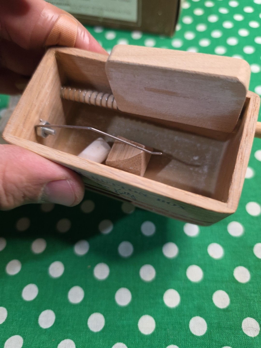 VINTAGE KELLY KALLERS PUSH BUTTON BOX PUSH PULL TURKEY CALL KELLY COOPER CALLER