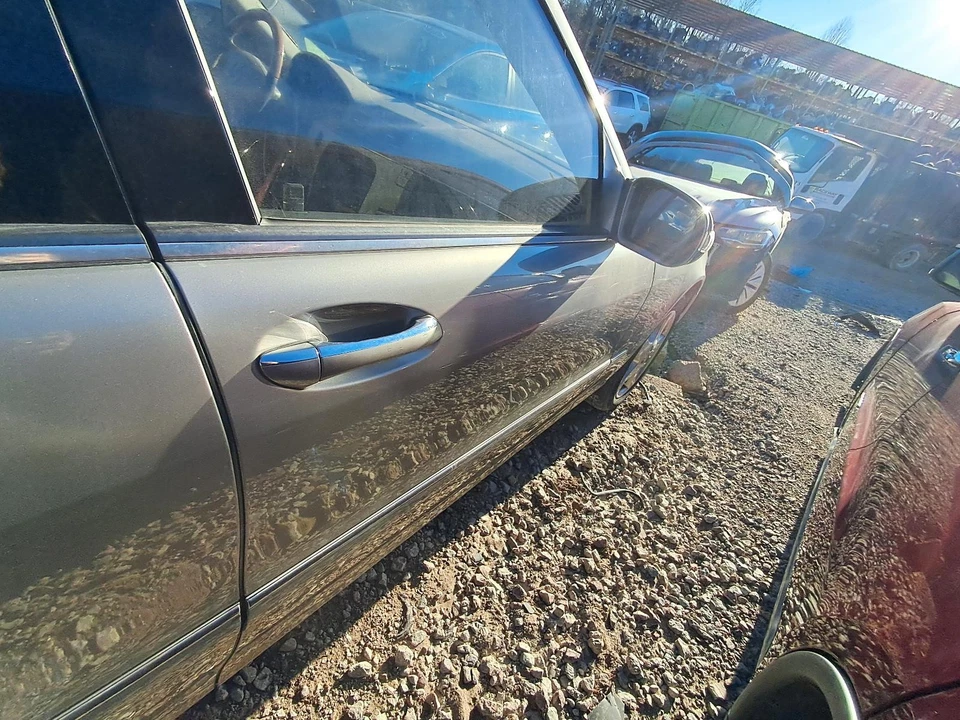 Used Front Right Door Assembly Front fits: 2005 Mercedes-benz Mercedes s-class 2 - Imagem 2 de 4