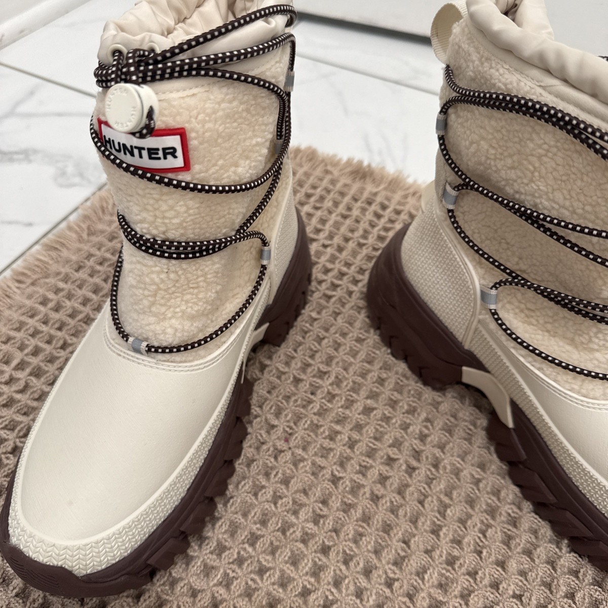 Hunter Womens Wanderer Short Sherpa Snow Boots White Willow Brown